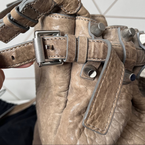 Alexander Wang Taupe Textured Leather Diego Bucket Bag - Picture 15 of 16